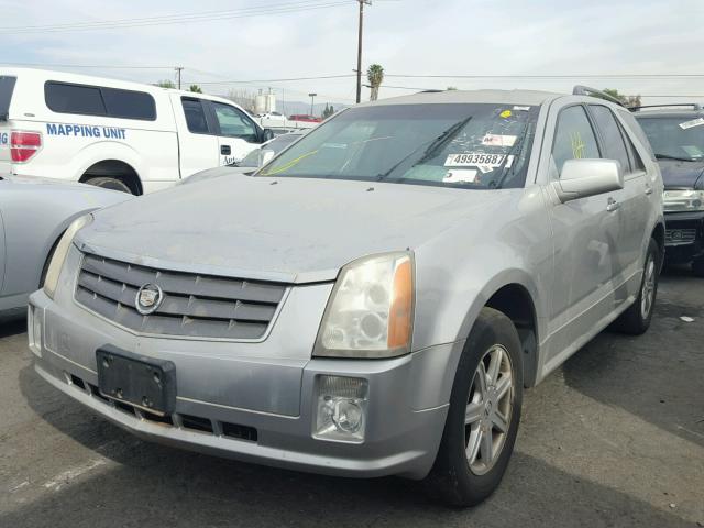 1GYEE637650121989 - 2005 CADILLAC SRX SILVER photo 2