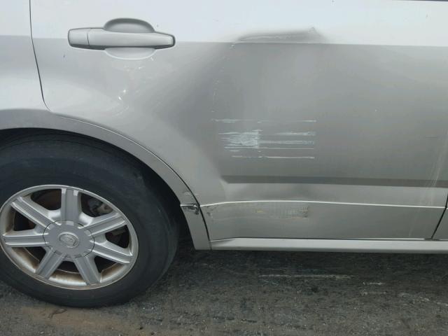 1GYEE637650121989 - 2005 CADILLAC SRX SILVER photo 9