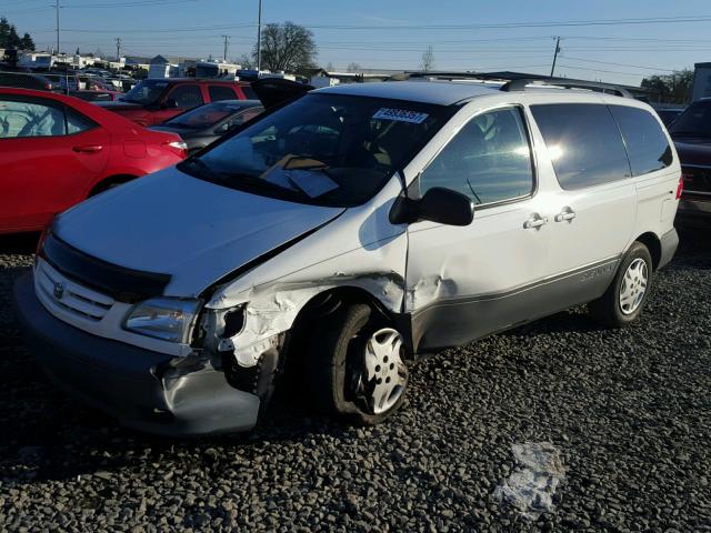 4T3ZF13C22U479585 - 2002 TOYOTA SIENNA LE WHITE photo 2