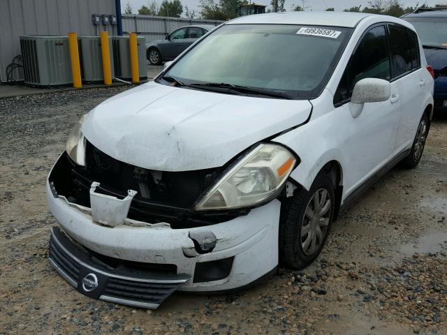 3N1BC13E57L370695 - 2007 NISSAN VERSA S WHITE photo 2