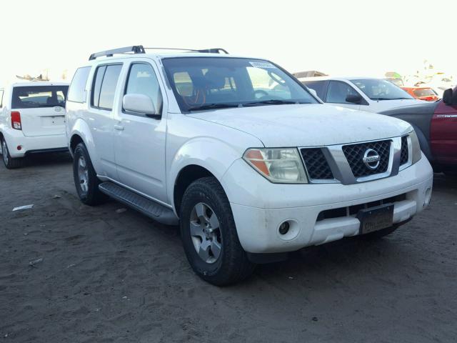 5N1AR18W85C734217 - 2005 NISSAN PATHFINDER WHITE photo 1