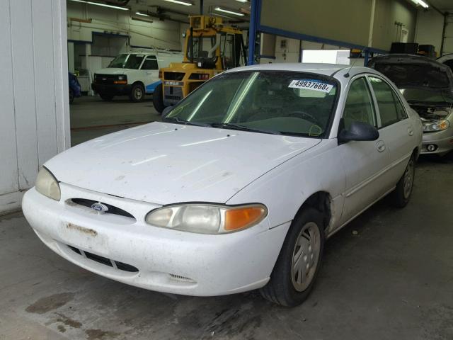 3FAFP13P81R218022 - 2001 FORD ESCORT WHITE photo 2