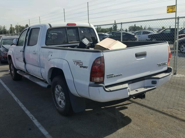 5TEKU72N97Z358125 - 2007 TOYOTA TACOMA DOU WHITE photo 3