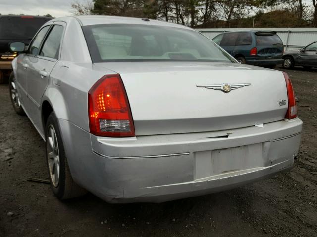 2C3KA53G07H871924 - 2007 CHRYSLER 300 TOURIN SILVER photo 3