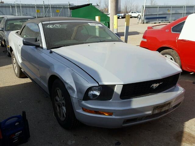 1ZVFT84N875265796 - 2007 FORD MUSTANG SILVER photo 1