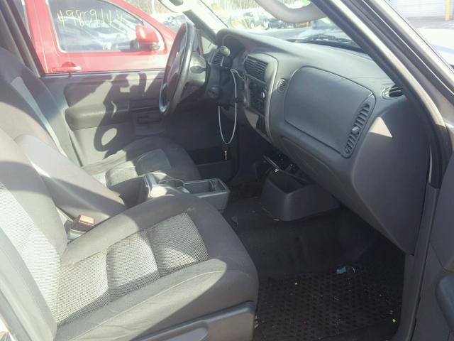 1FMZU77K24UB42811 - 2004 FORD EXPLORER S SILVER photo 5