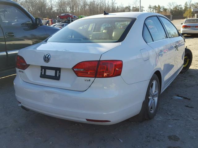 3VWLL7AJ0EM290830 - 2014 VOLKSWAGEN JETTA TDI WHITE photo 4