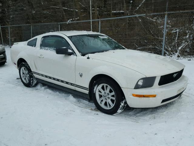 1ZVHT80N895115043 - 2009 FORD MUSTANG WHITE photo 1