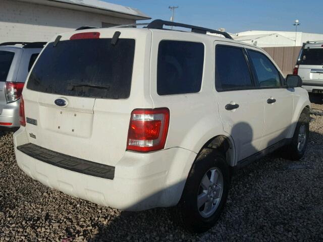 1FMCU03739KB11116 - 2009 FORD ESCAPE XLT WHITE photo 4