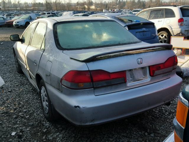 1HGCF86602A139257 - 2002 HONDA ACCORD VAL SILVER photo 3