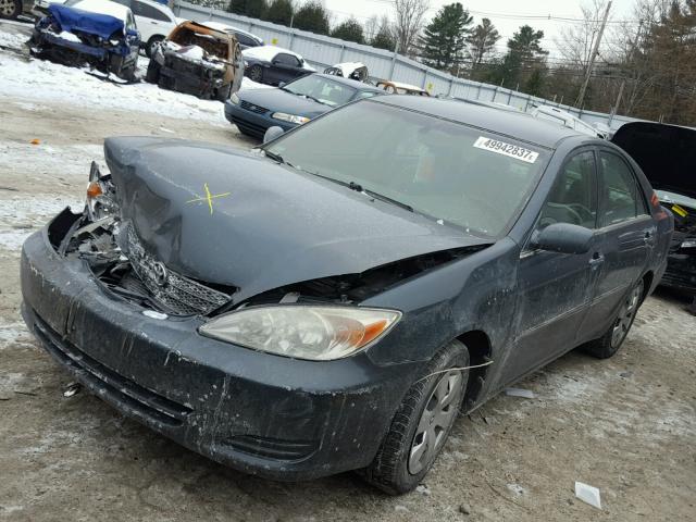 4T1BE30K32U640353 - 2002 TOYOTA CAMRY LE GREEN photo 2