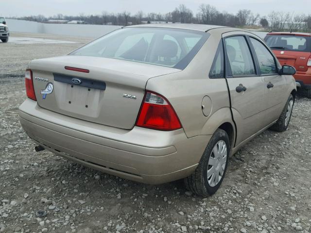 1FAFP34N36W154131 - 2006 FORD FOCUS ZX4 GOLD photo 4