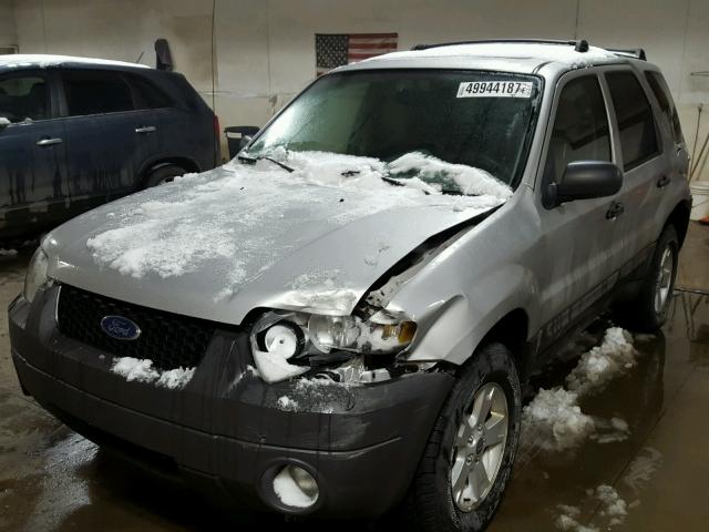 1FMYU93106KB58041 - 2006 FORD ESCAPE XLT SILVER photo 2