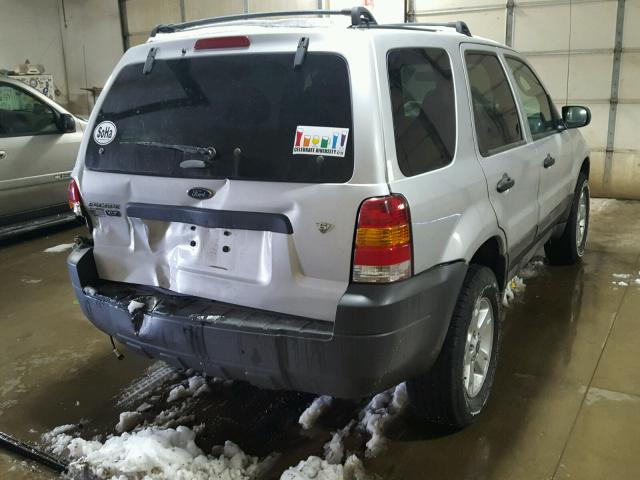 1FMYU93106KB58041 - 2006 FORD ESCAPE XLT SILVER photo 4