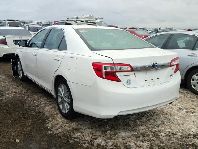 4T1BD1FK1DU092743 - 2013 TOYOTA CAMRY HYBR WHITE photo 3