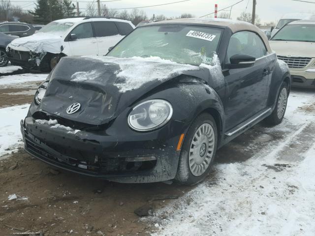 3VW517AT7FM820728 - 2015 VOLKSWAGEN BEETLE 1.8 BLACK photo 2