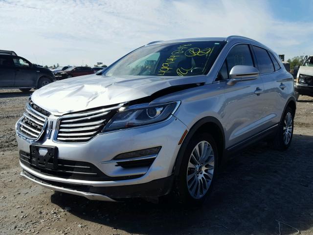 5LMCJ1A97FUJ15122 - 2015 LINCOLN MKC SILVER photo 2