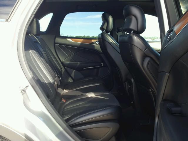 5LMCJ1A97FUJ15122 - 2015 LINCOLN MKC SILVER photo 5