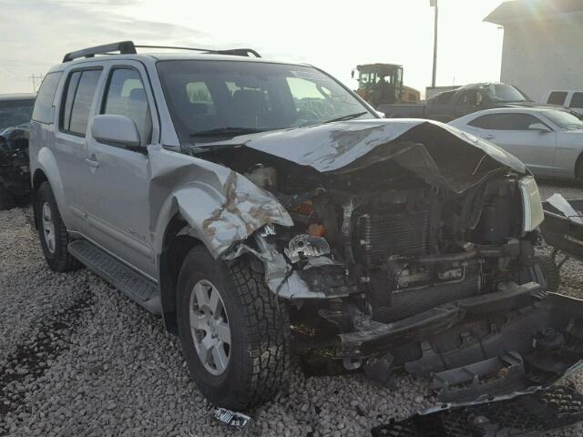 5N1AR18W25C720460 - 2005 NISSAN PATHFINDER SILVER photo 1