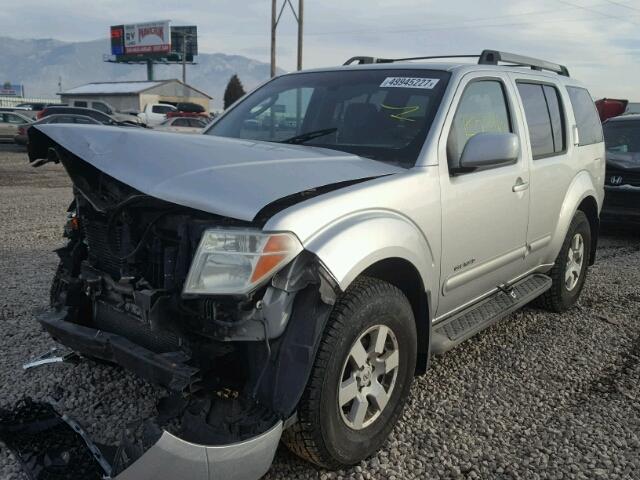 5N1AR18W25C720460 - 2005 NISSAN PATHFINDER SILVER photo 2