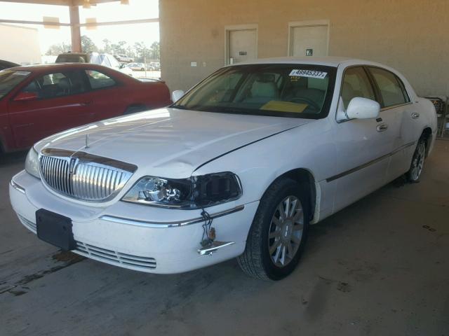 1LNHM81V36Y633047 - 2006 LINCOLN TOWN CAR S WHITE photo 2