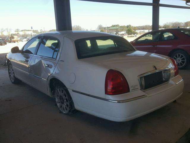1LNHM81V36Y633047 - 2006 LINCOLN TOWN CAR S WHITE photo 3