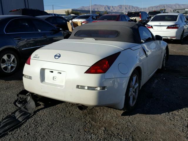 JN1AZ36A25M759070 - 2005 NISSAN 350Z ROADS WHITE photo 4