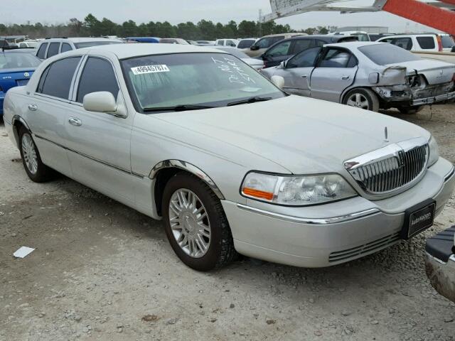 1LNHM82V27Y617616 - 2007 LINCOLN TOWN CAR S CREAM photo 1