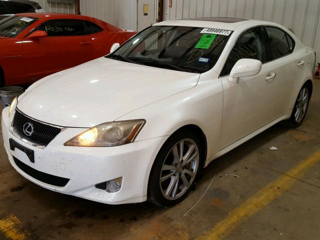 JTHBE262665000786 - 2006 LEXUS IS 350 WHITE photo 2