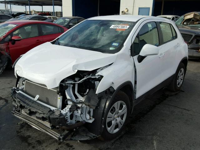 3GNCJKSB3GL267982 - 2016 CHEVROLET TRAX LS WHITE photo 2