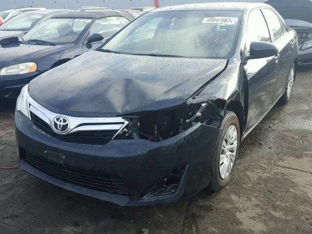 4T1BF1FK8DU214086 - 2013 TOYOTA CAMRY L BLACK photo 2