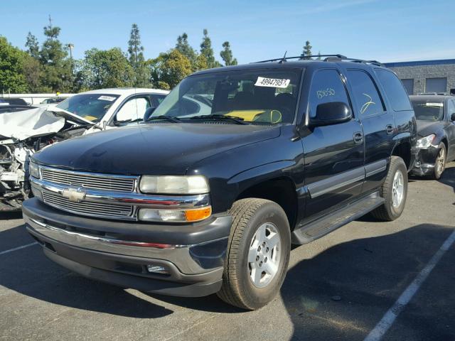 1GNEC13T05R180244 - 2005 CHEVROLET TAHOE C150 BLACK photo 2