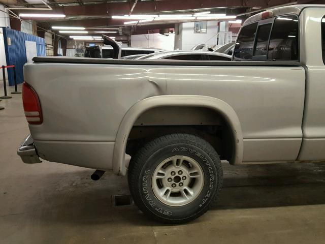 1B7GG22Y0XS198053 - 1999 DODGE DAKOTA SILVER photo 9