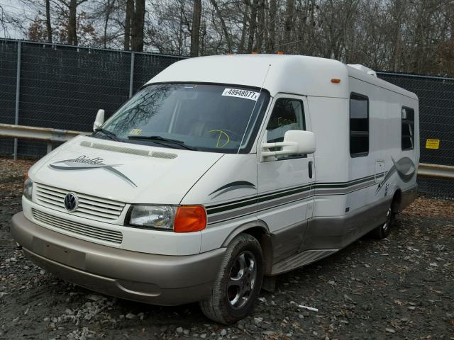 WV3AB47031H120872 - 2001 VOLKSWAGEN EUROVAN WHITE photo 2