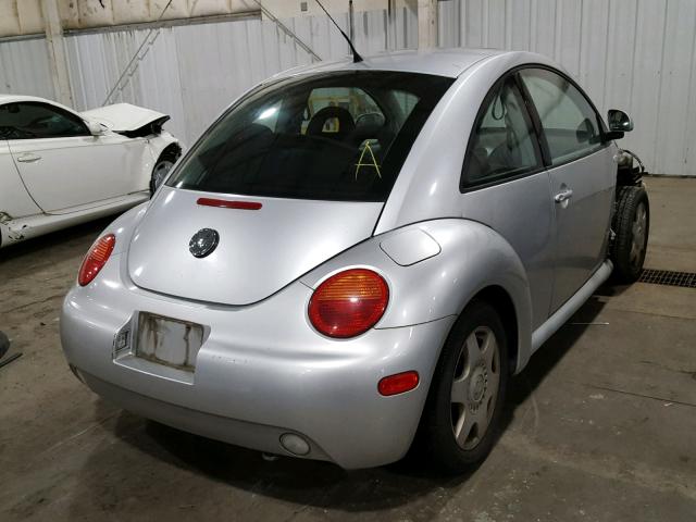 3VWCA21C2YM484399 - 2000 VOLKSWAGEN NEW BEETLE 灰色 照片 4