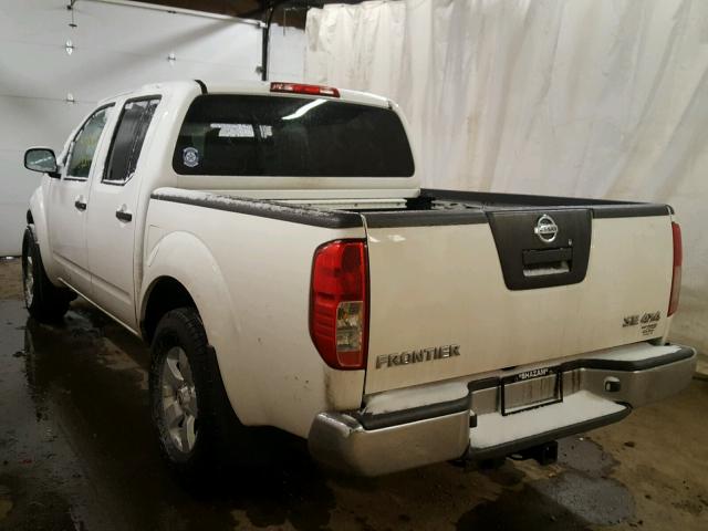 1N6AD0EV2AC410440 - 2010 NISSAN FRONTIER C WHITE photo 3