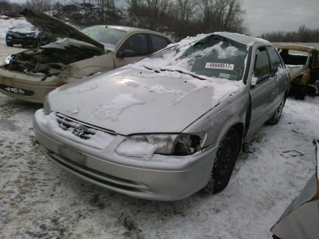 JT2BG28K1Y0481399 - 2000 TOYOTA CAMRY LE 银色 照片 2