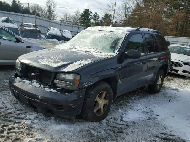 1GNDT13S052206370 - 2005 CHEVROLET TRAILBLAZE GREEN photo 2