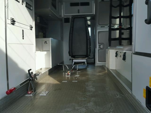 1FVABPCS84DM27658 - 2004 FREIGHTLINER MEDIUM CON WHITE photo 6