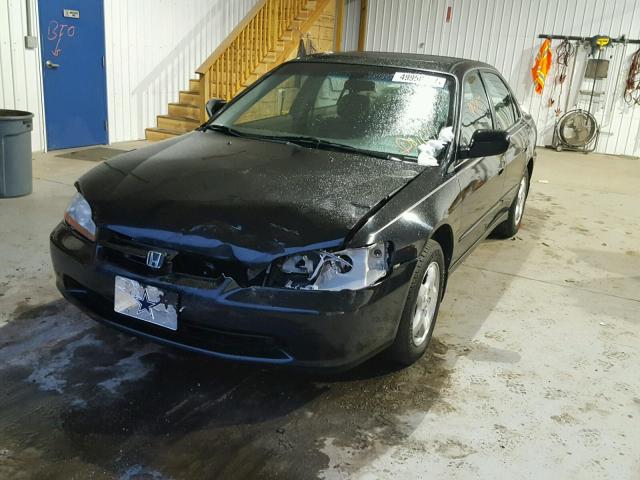 1HGCG1656YA098685 - 2000 HONDA ACCORD EX BLACK photo 2