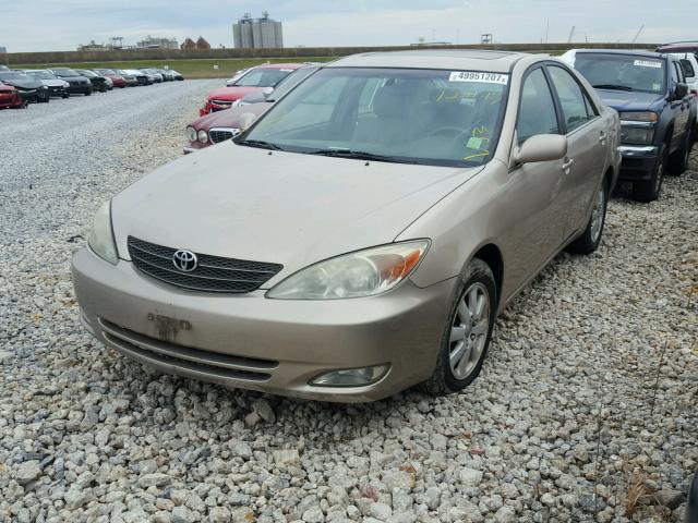 4T1BF30K64U589124 - 2004 TOYOTA CAMRY LE GOLD photo 2