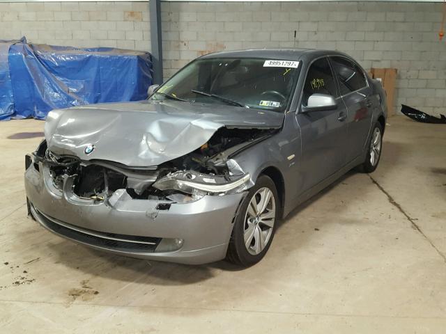 WBANV1C50AC389109 - 2010 BMW 528 XI GRAY photo 2