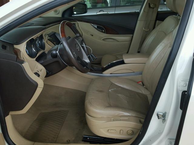 1G4GE5EV9AF306349 - 2010 BUICK LACROSSE C WHITE photo 5