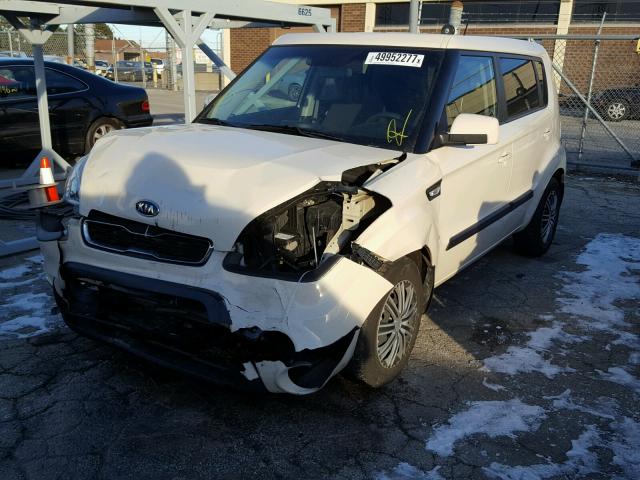 KNDJT2A50C7450051 - 2012 KIA SOUL WHITE photo 2