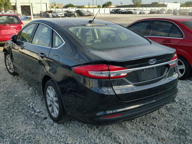 3FA6P0HD7HR130114 - 2017 FORD FUSION SE BLACK photo 3