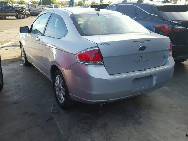 1FAHP33N08W212256 - 2008 FORD FOCUS SE SILVER photo 3