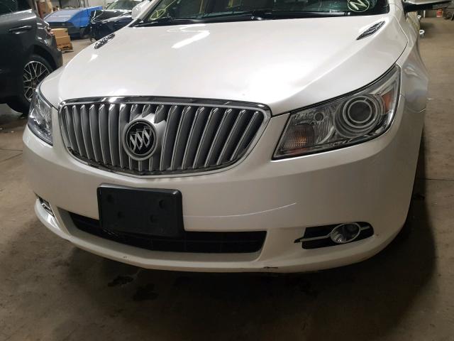 1G4GG5E3XCF371948 - 2012 BUICK LACROSSE P WHITE photo 9