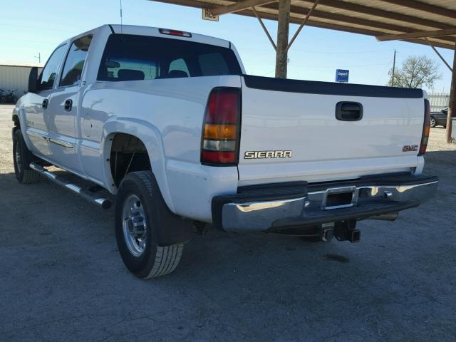 1GTHC23U25F821724 - 2005 GMC SIERRA C25 WHITE photo 3