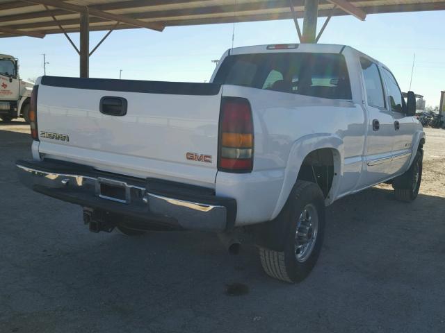 1GTHC23U25F821724 - 2005 GMC SIERRA C25 WHITE photo 4