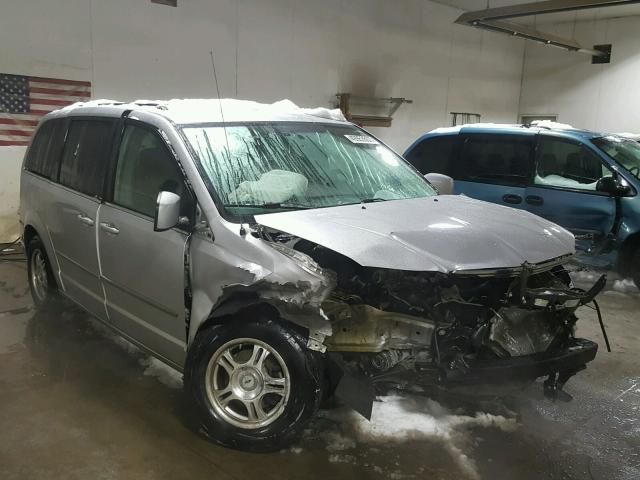 2A4RR5D13AR288773 - 2010 CHRYSLER TOWN & COU SILVER photo 1